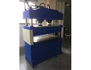 液壓裁斷機簡介 四柱裁斷機YS 20T及其在五金工模中的應用